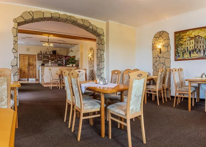 U Nadrazi Hotel Město